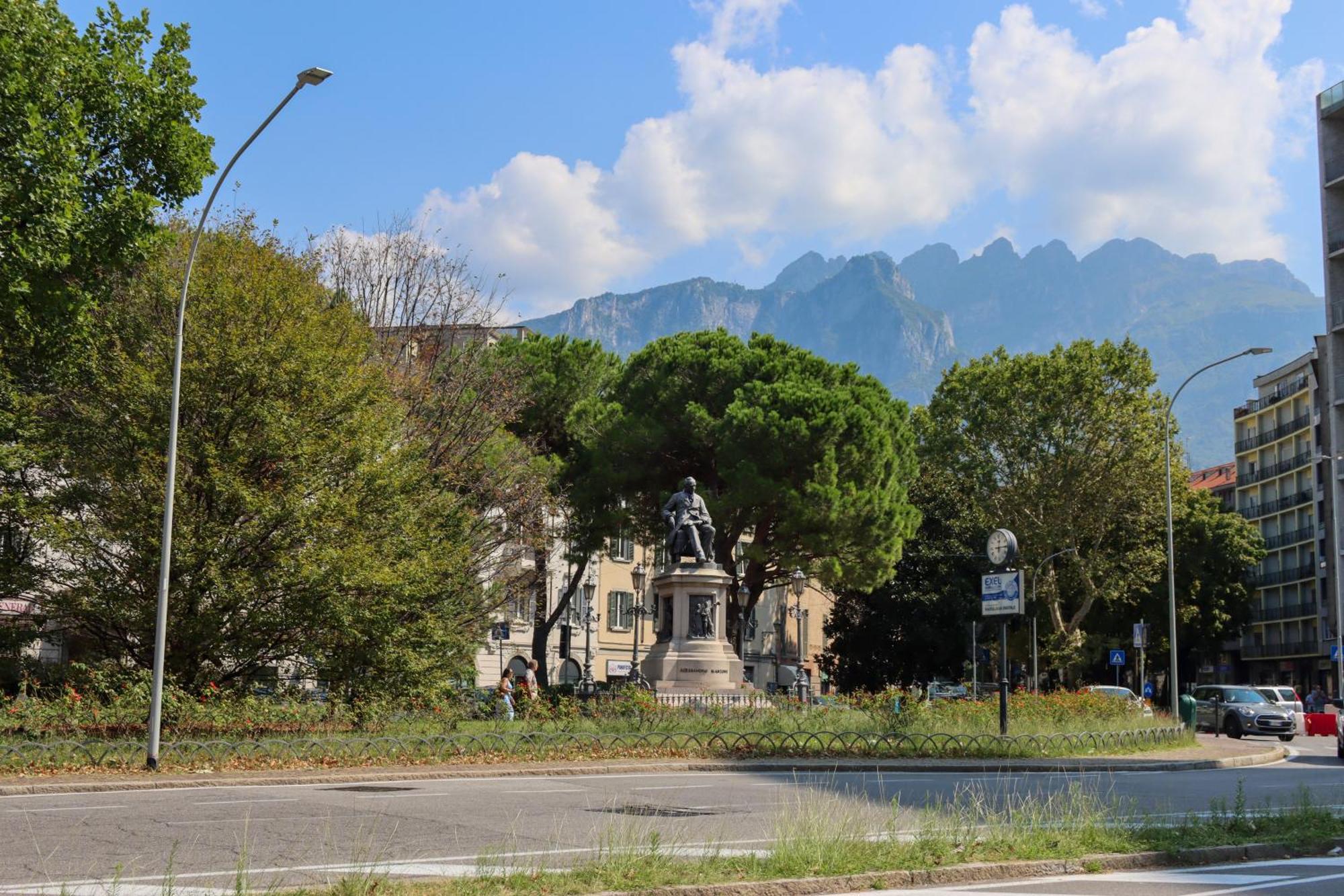 Апартаменты Casa Ardo Wifi & Free Parking In Lecco Center Экстерьер фото