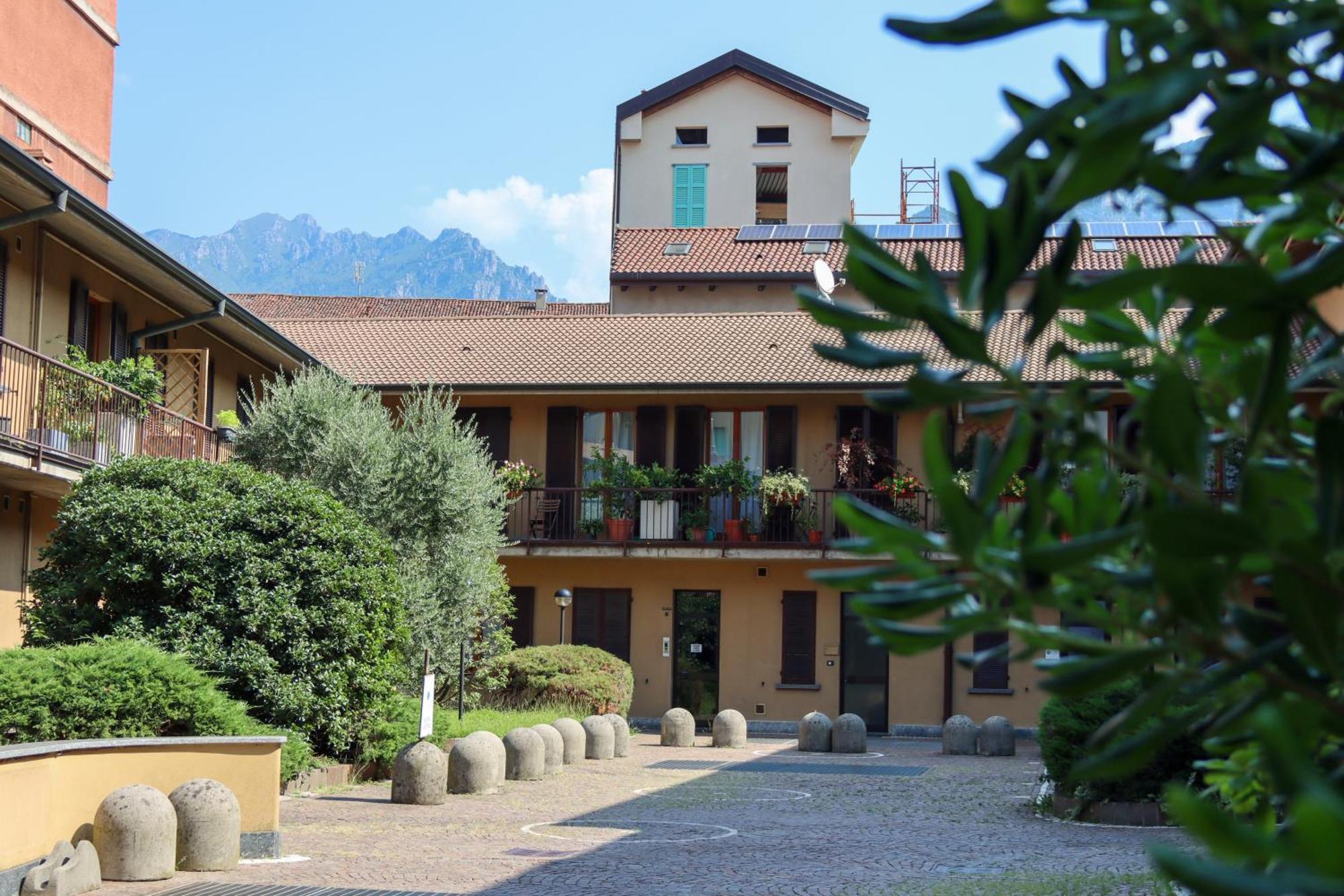 Апартаменты Casa Ardo Wifi & Free Parking In Lecco Center Экстерьер фото