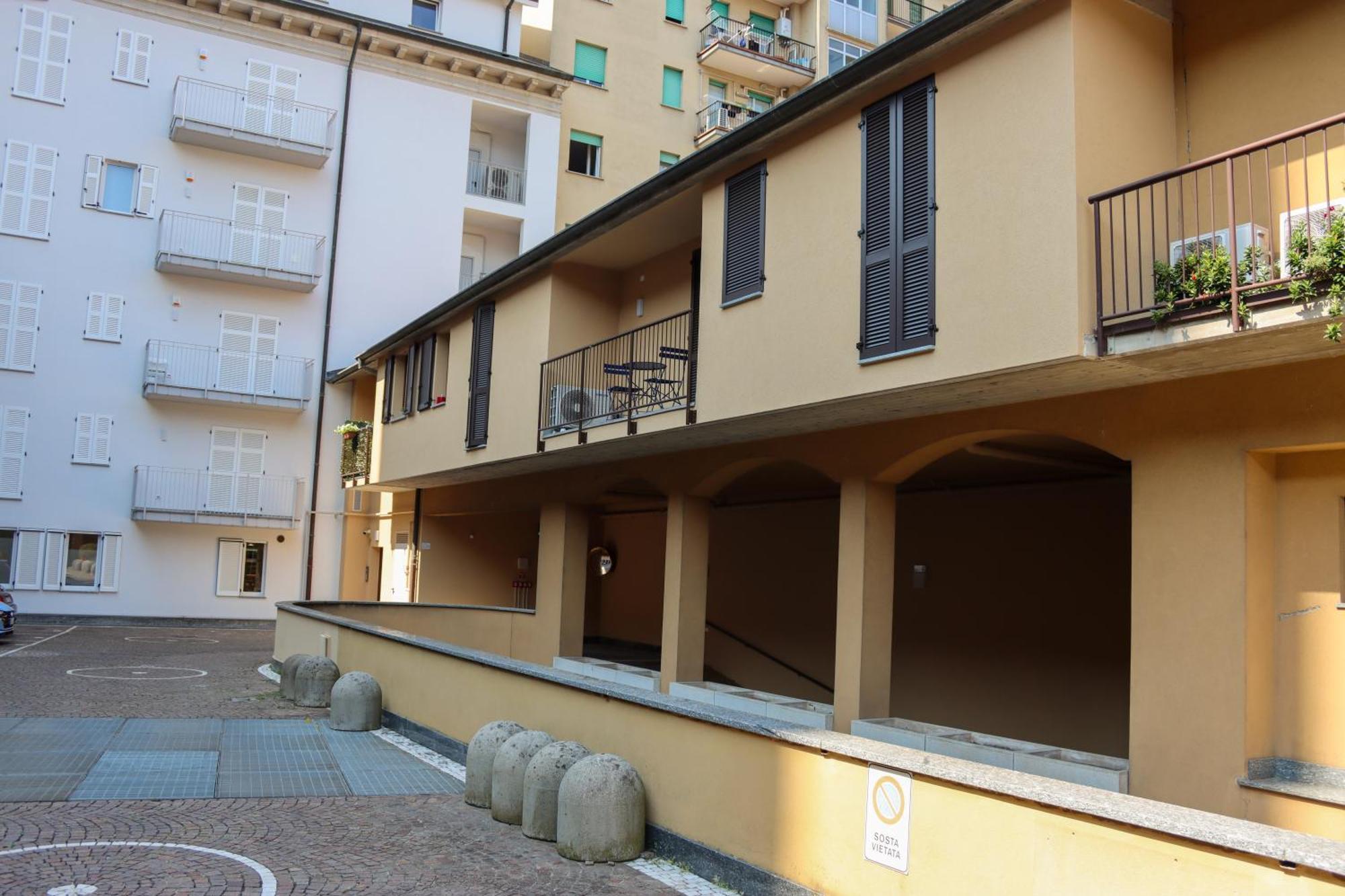 Апартаменты Casa Ardo Wifi & Free Parking In Lecco Center Экстерьер фото
