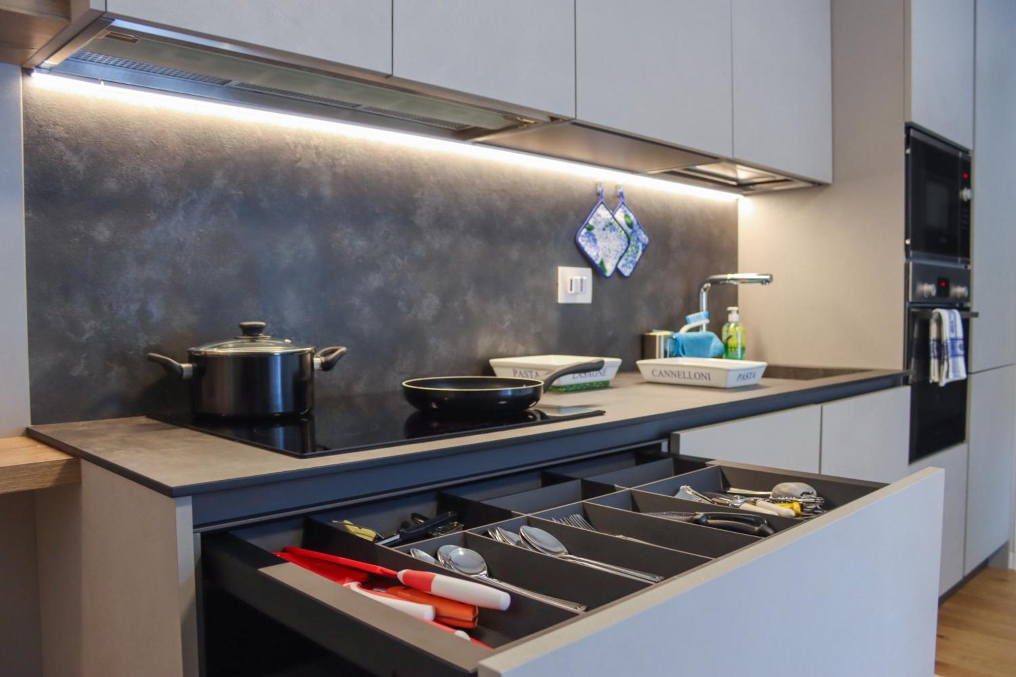 Апартаменты Casa Ardo Wifi & Free Parking In Lecco Center Экстерьер фото