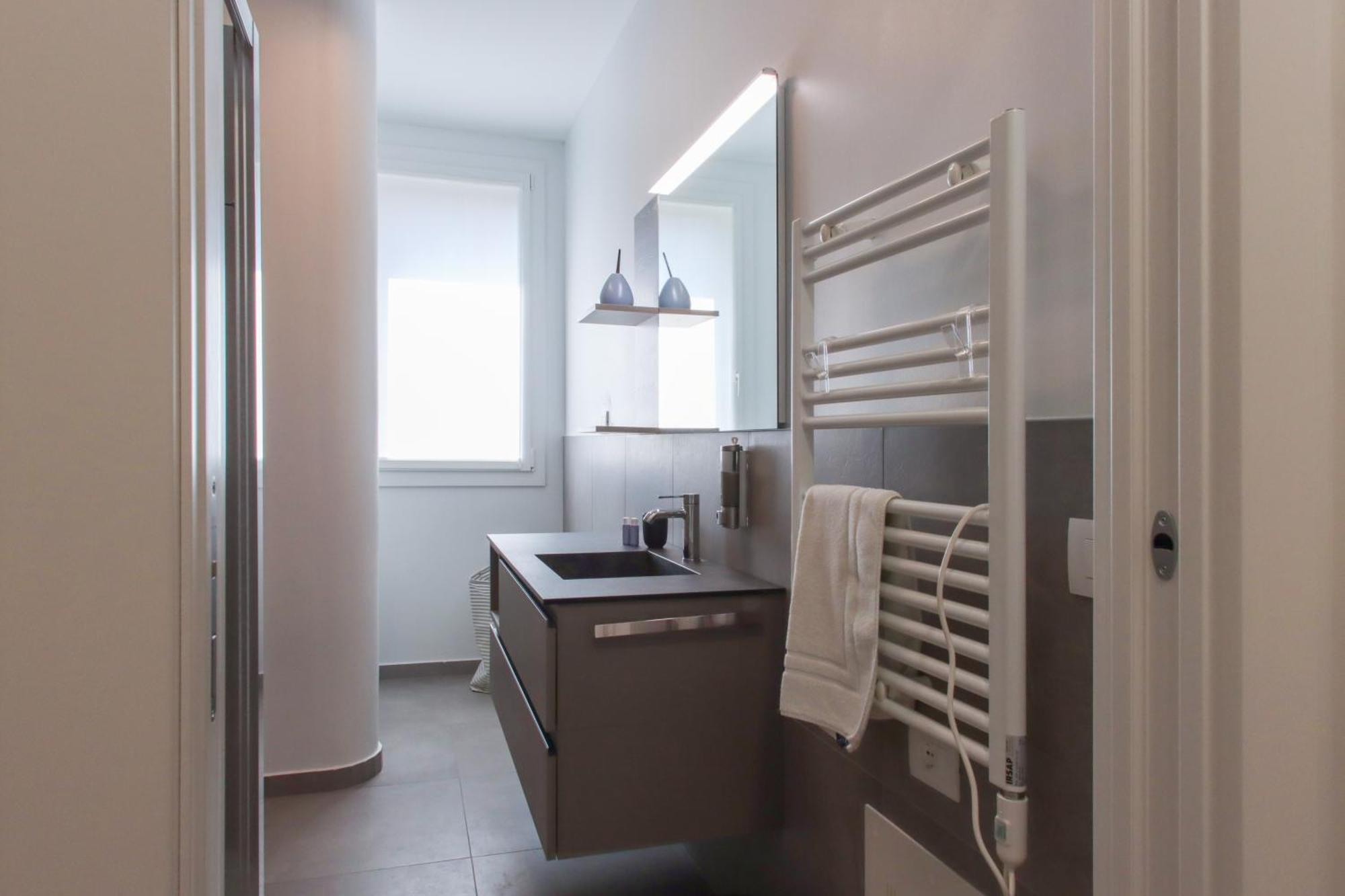 Апартаменты Casa Ardo Wifi & Free Parking In Lecco Center Экстерьер фото